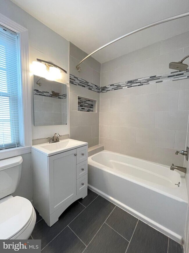 Building Photo - 2709 Arlington Blvd