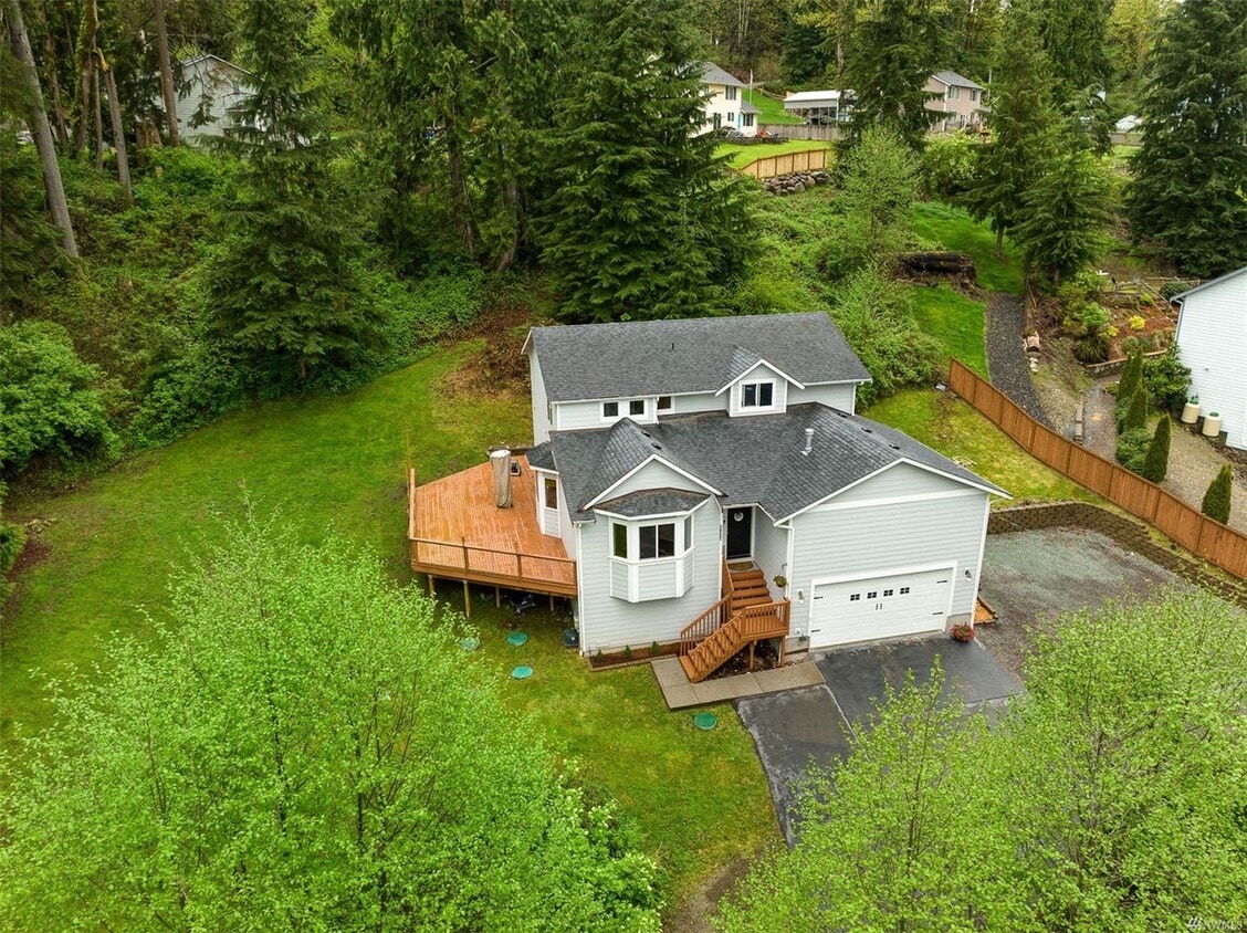 Primary Photo - 4 Bed 2.5 Bath in River King Estates - Dog...