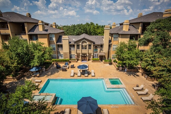 Building Photo - The Courts at Preston Oaks