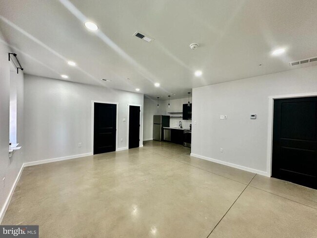 Building Photo - 501 N Cannon Ave