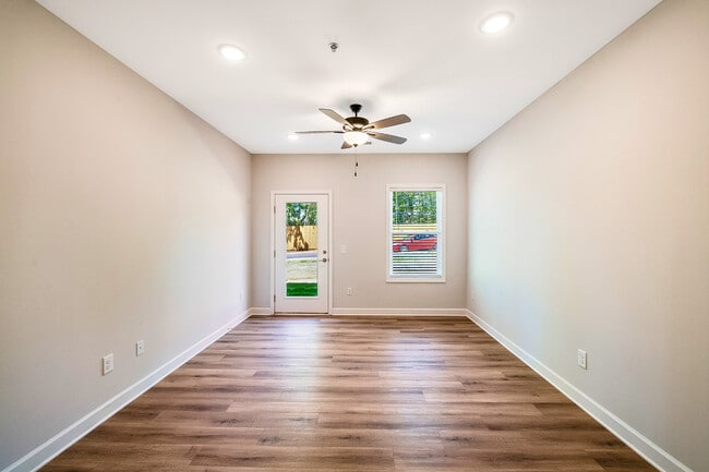 Building Photo - Preston Park Apartments