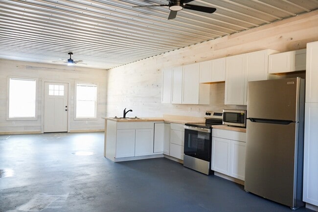 Building Photo - 75 Ted Gran Ln