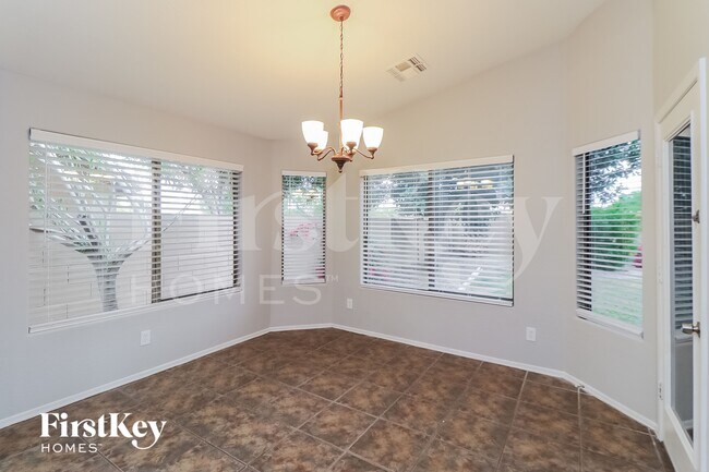 Building Photo - 8027 S 27th Way