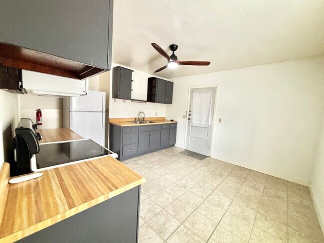 Building Photo - 307 Mulberry Ln