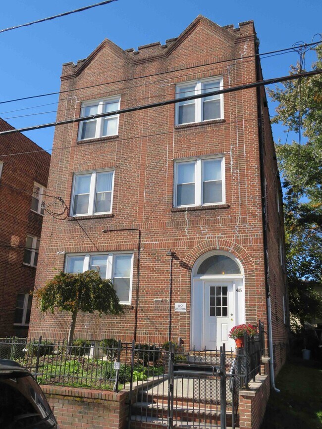 Building Photo - 47 Watson Ave