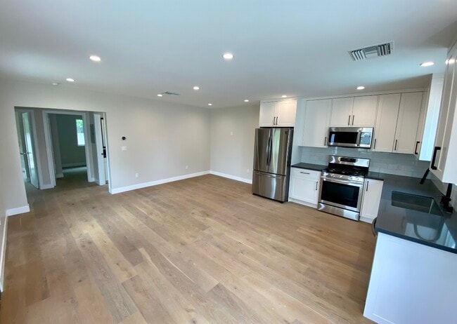 Building Photo - 5506 Bevis Ave