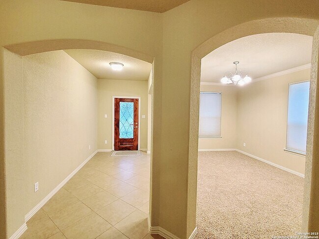 Building Photo - 11927 Jasmine Way
