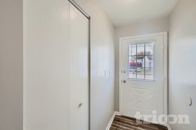 Building Photo - 2666 Prairieview Ln