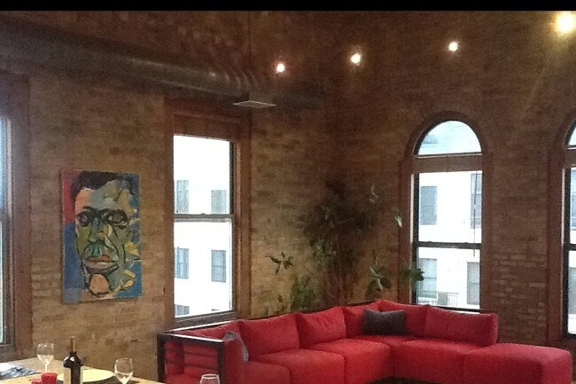 Building Photo - 525 N Halsted St