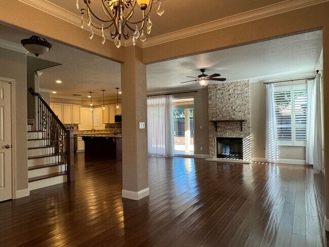 Building Photo - Beautiful home with large bonus room. Wate...