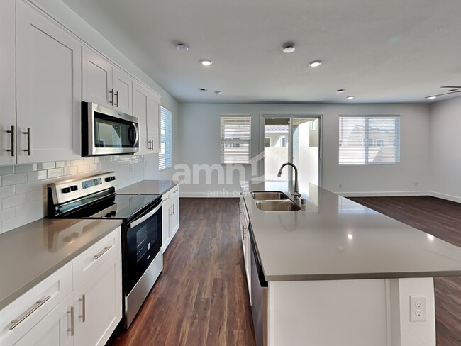 Building Photo - 8902 Tiger Tooth Ave