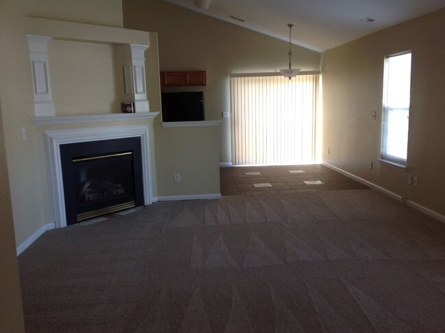 Foto del edificio - 5702 Wallace Cabin Dr