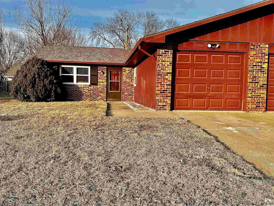 Primary Photo - 3710 Brush Creek Dr