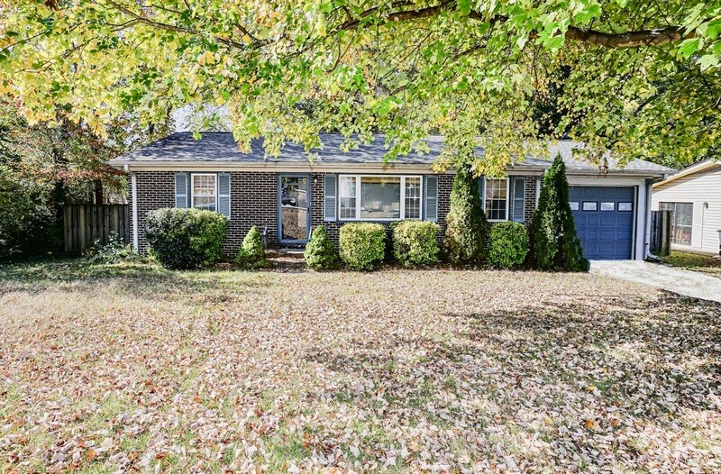 Foto principal - 408 Thornwood Dr