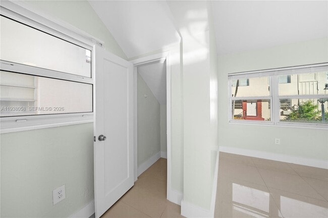 Foto del edificio - 1203 Marseille Dr