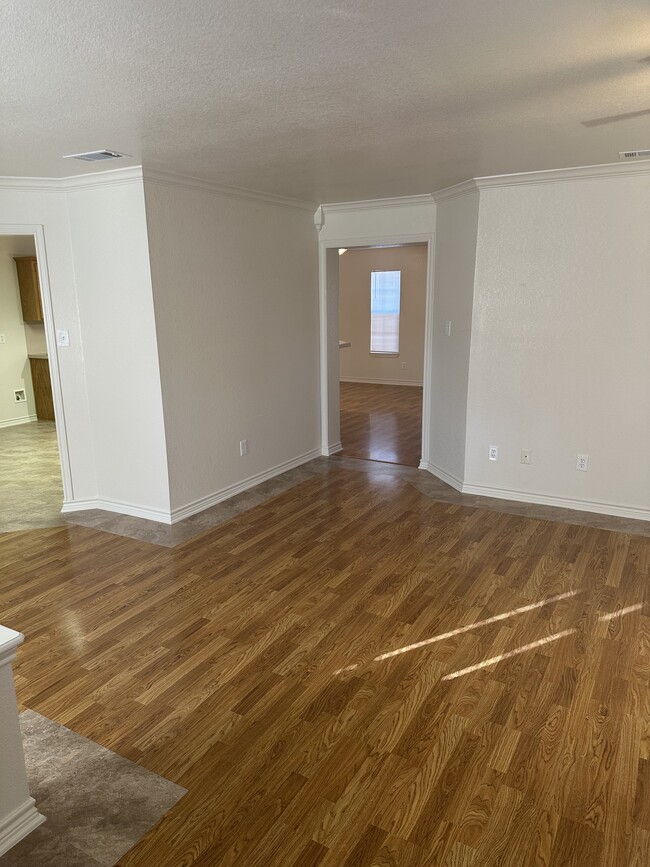 Building Photo - 1520 Indian Trl