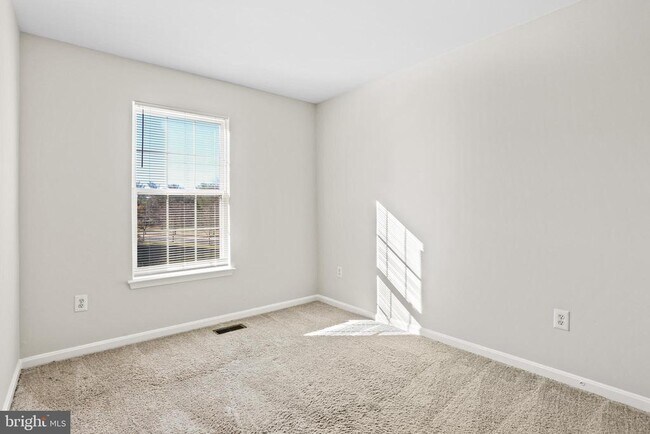 Foto del edificio - 1905 Camelia Ct