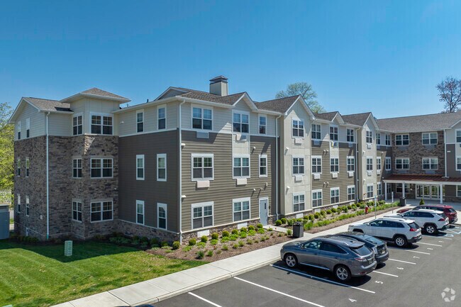 Foto del edificio - The Residences at Upper Saddle River