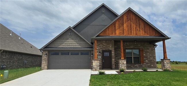 Building Photo - 1000 Trestle Ln