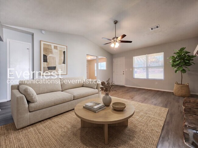 Building Photo - 3 Bed, 2 Bath Home with Fenced Yard / Pet-Friendly / Coming Soon!