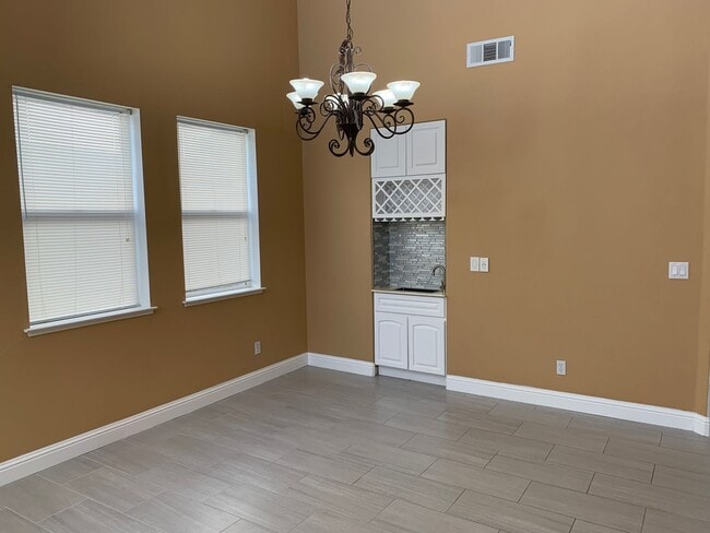 Foto del edificio - Beautiful 2 Story Home Ready To Be Called Home!