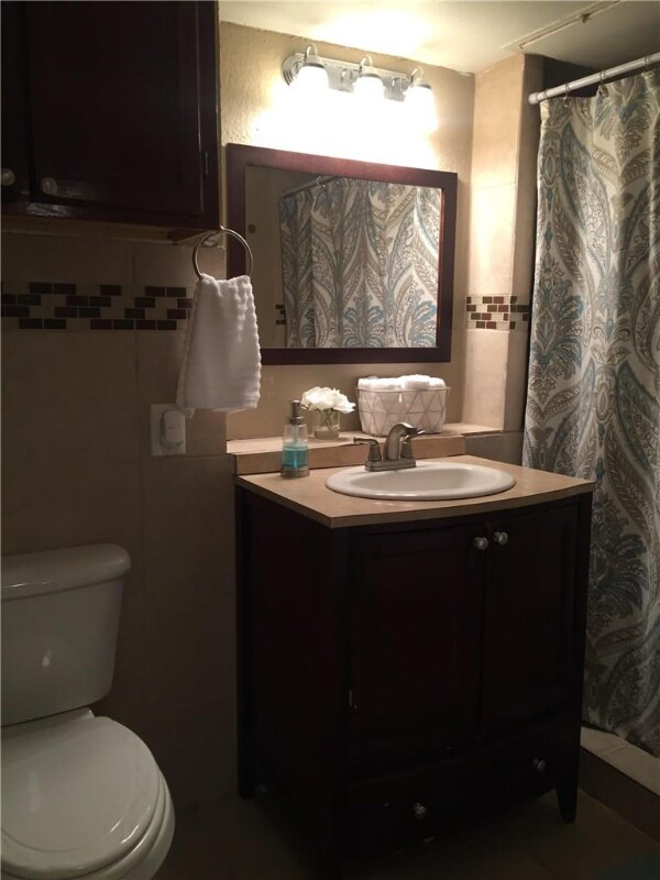Foto del edificio - 1716 Crest Grove Dr