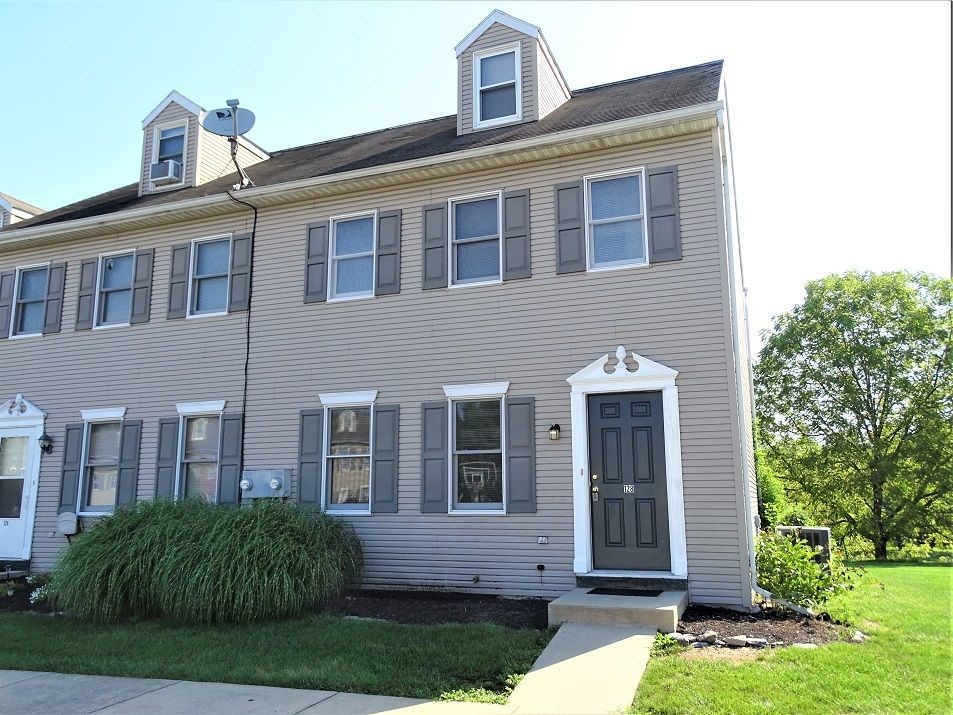 Primary Photo - 128 Village Ct