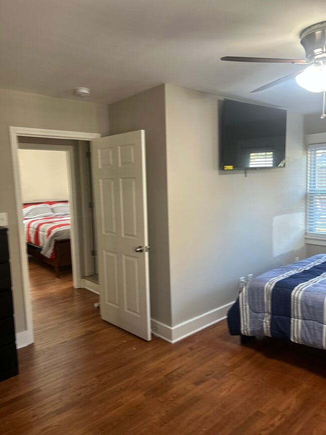 Building Photo - 6726 Chamberlain Ave