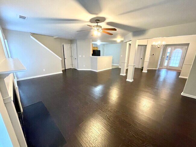 Building Photo - 7192 Laurel Creek Dr