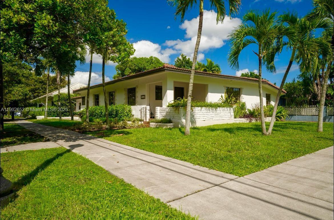 Foto principal - 2121 SW 13th Ave