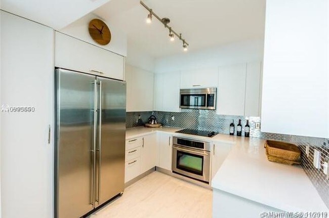 Foto del edificio - 10 Venetian Way