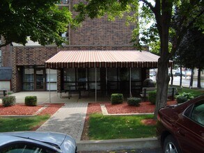 Building Photo - 1826 Monongahela Ave