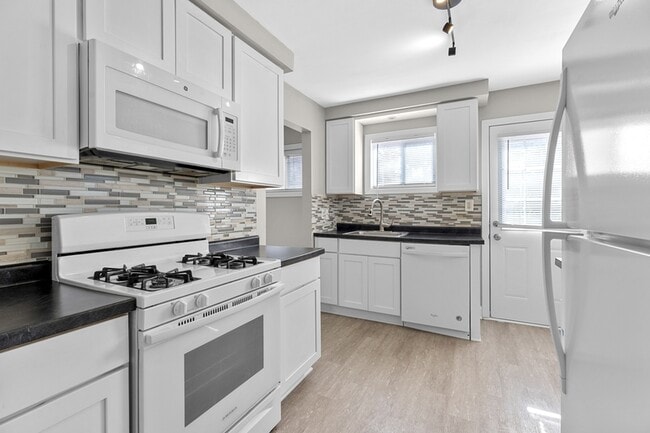 Building Photo - 28735 Brentwood St