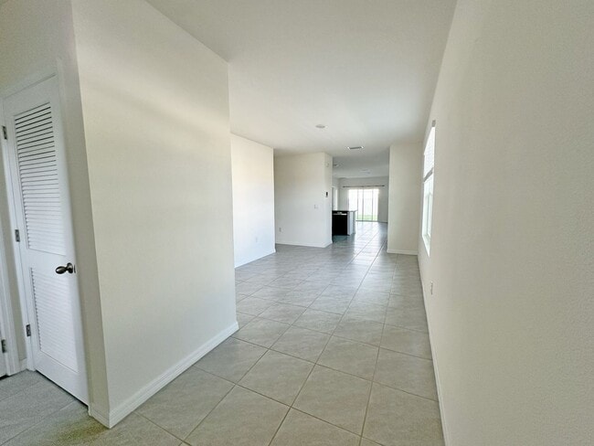 Building Photo - Comfort and Convenience in this Wesley Cha...