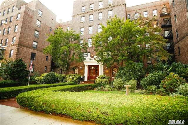 Foto del edificio - 83-80 118th St