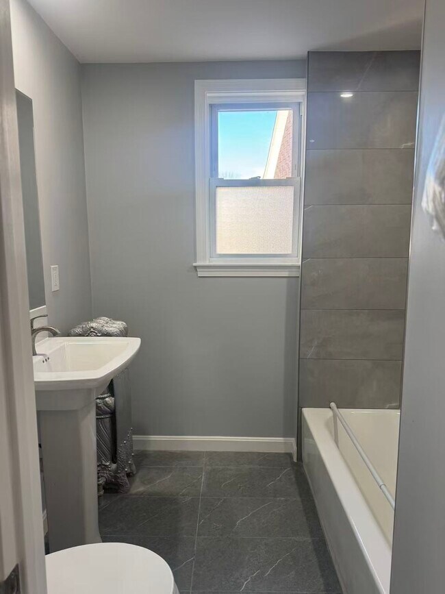 Foto del edificio - 43 Bradley St.