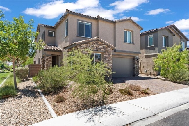 Building Photo - Spacious 5-bedroom home in gated community