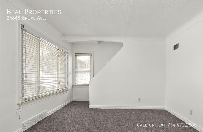 Foto del edificio - 24868 Grove Ave