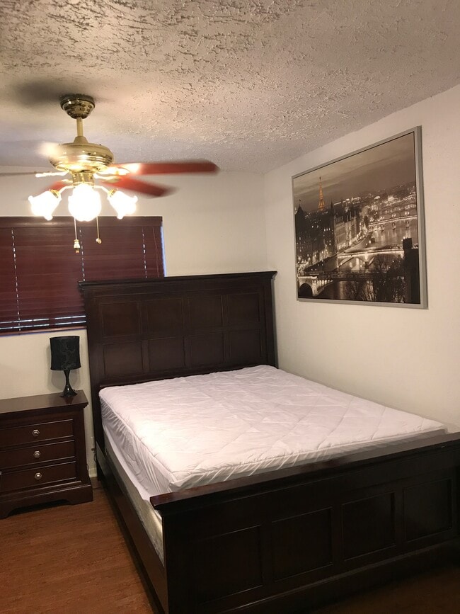 Building Photo - 9283 Five Palms Dr