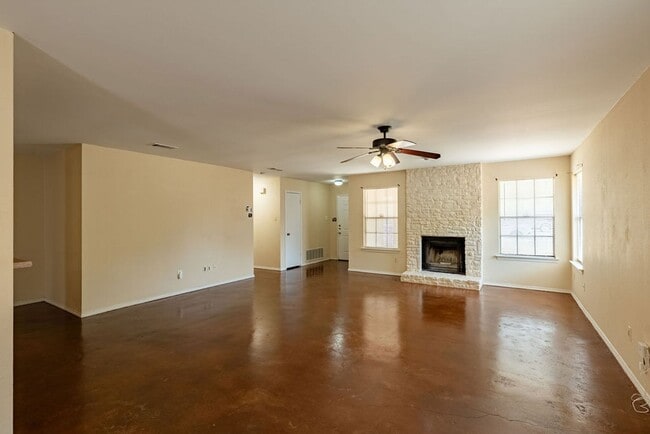 Building Photo - 2403 Monarch Dr