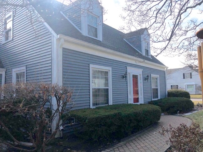 Building Photo - 2141 Birchwood Ave