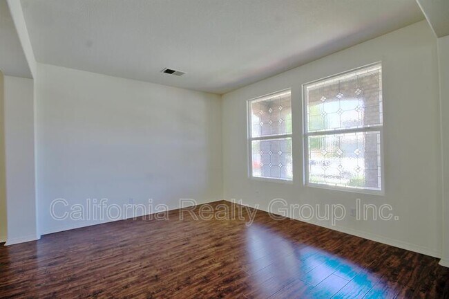 Building Photo - 34567 Spindle Tree St