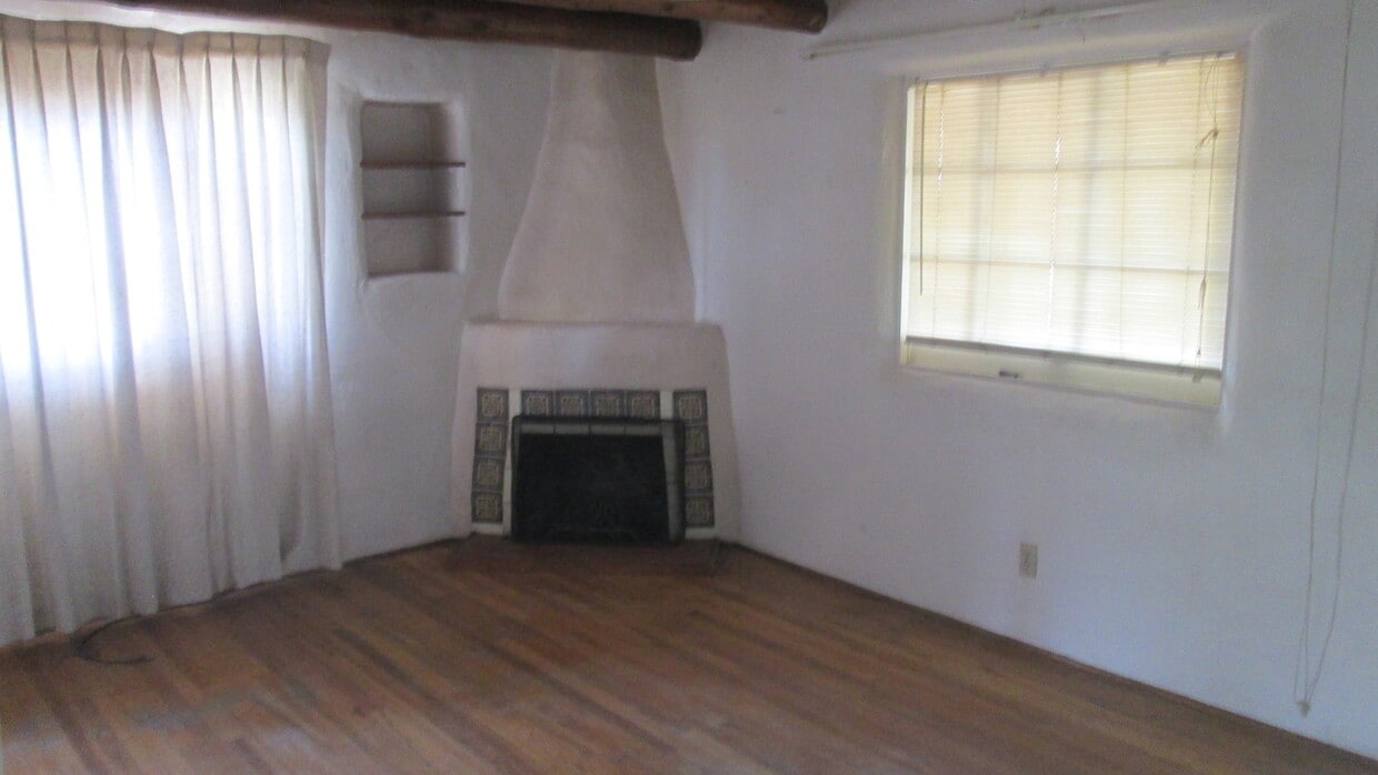 Primary Photo - NE 2 Bedroom 1 1/2 Bath