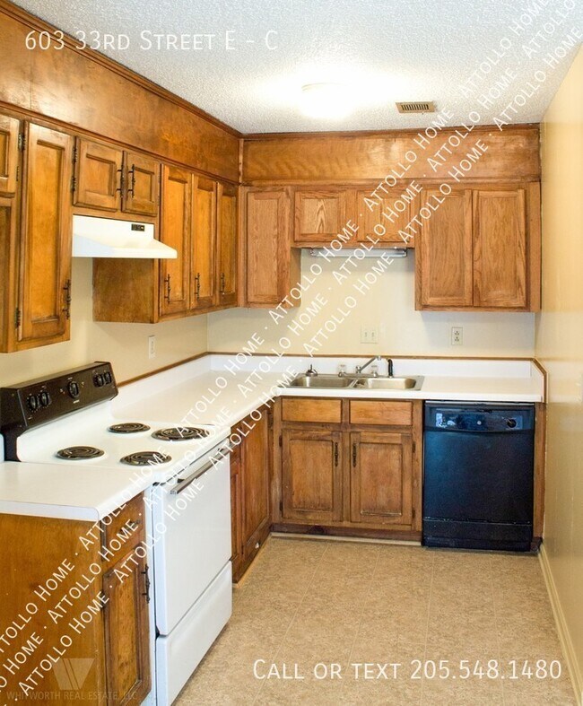 Building Photo - Spacious 2 Bedroom/1.5 Bath Townhome (Tusc...