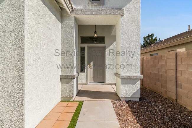 Building Photo - 11006 W Mountain View Dr