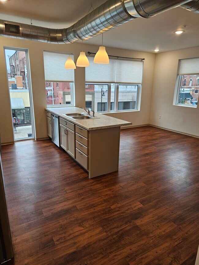 Foto del edificio - Tama Too Apartments