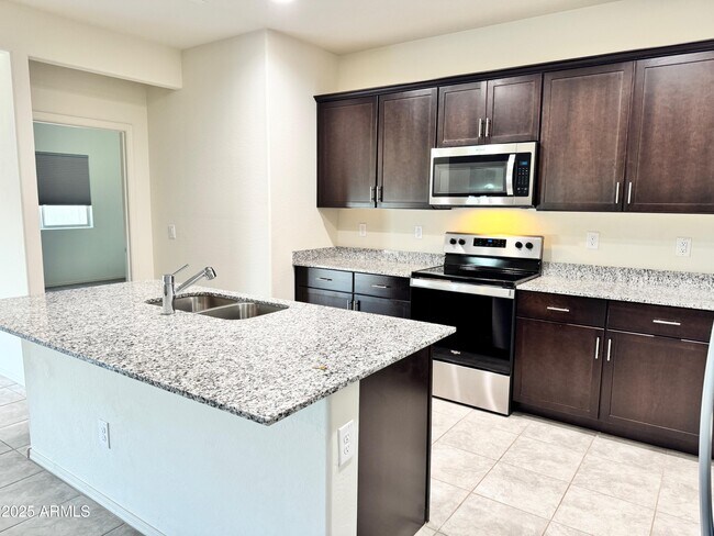 Building Photo - 18091 N Presley Ln