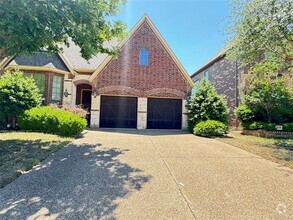 Building Photo - 4616 Vista Grande Dr
