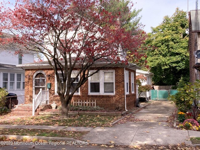 Building Photo - 96 Herbert St