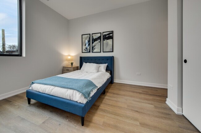 Foto del edificio - 3421 N Ashland Ave